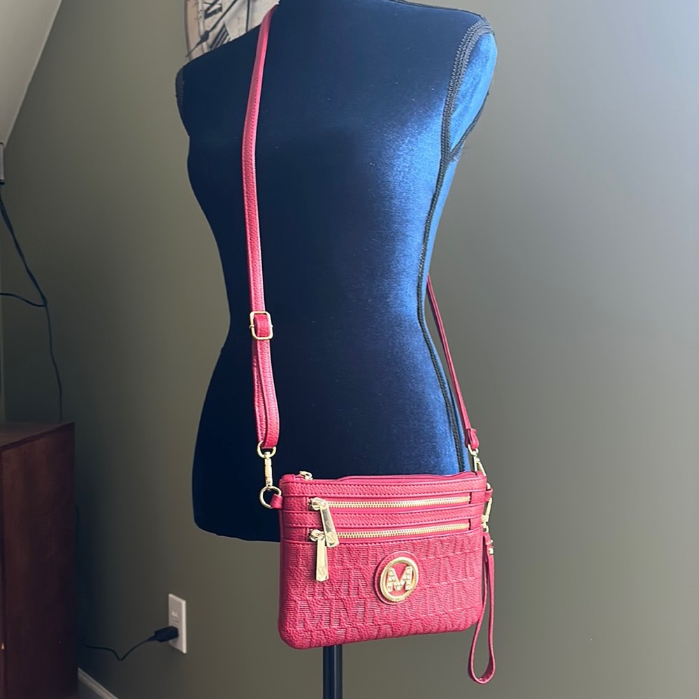 Red Cross body purse/wristlet.